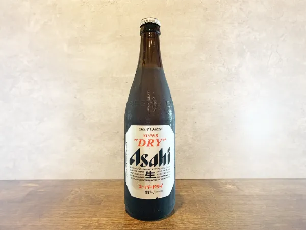 アサヒスーパードライ中瓶の写真